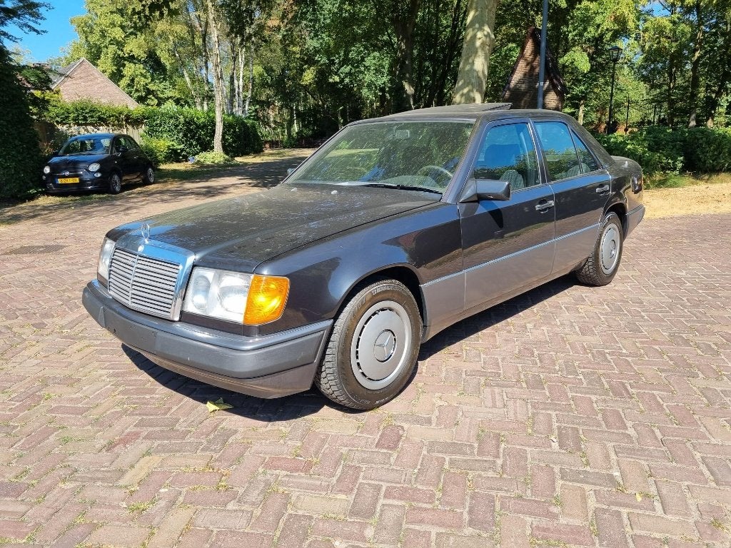 Mercedes 230E W124 Schuifdak ABS, Autos, Achat, 4 portes, Boîte manuelle, Noir