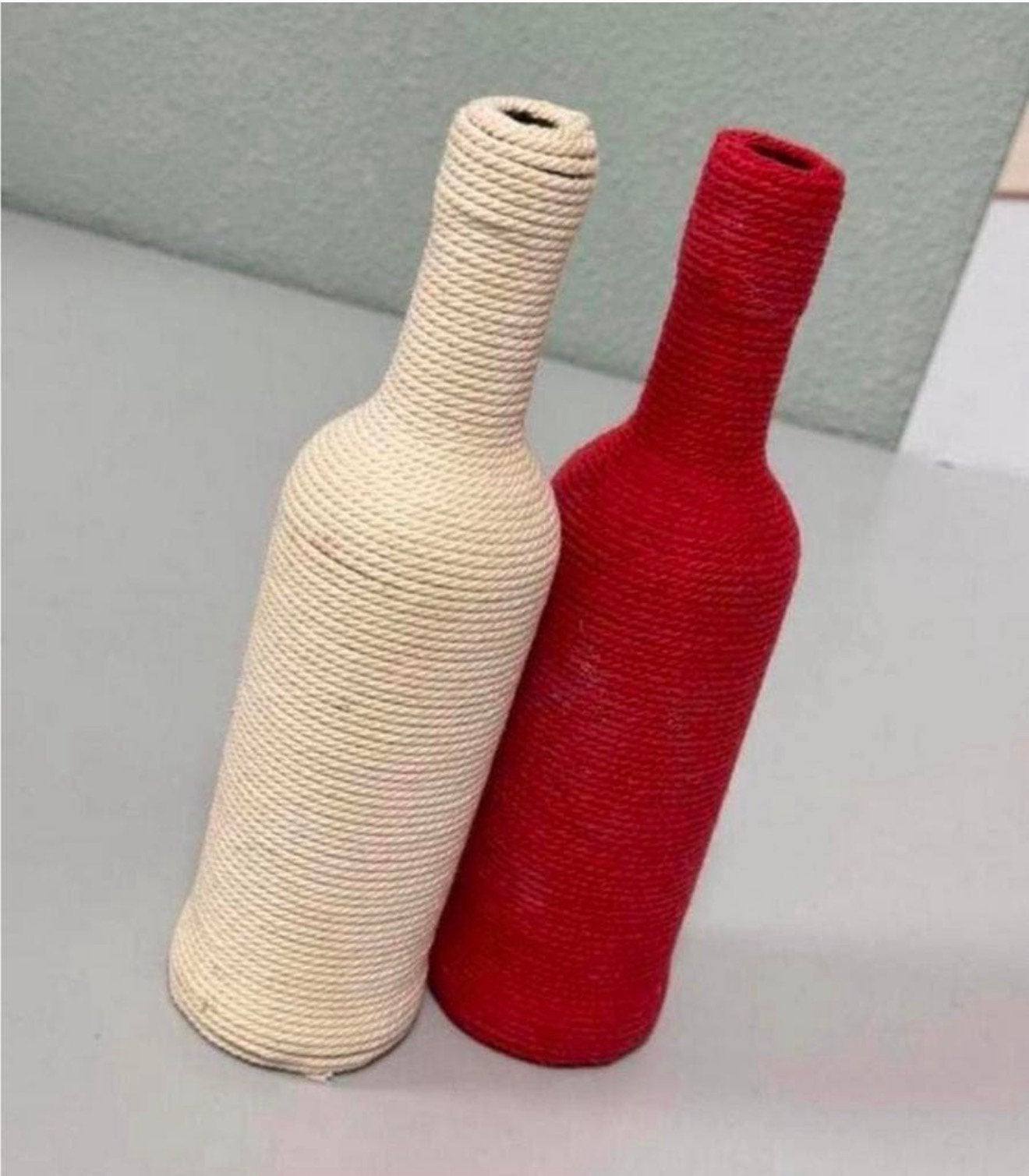 2 vases, bouteilles, bouteille de bière laine, corde, vases, Enlèvement ou Envoi, Comme neuf, Rouge