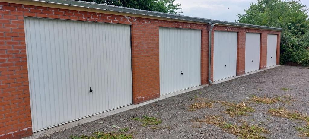 Garage spacieux à louer (A LIRE!!) (7301), Articles professionnels, Immobilier d'entreprise, Location
