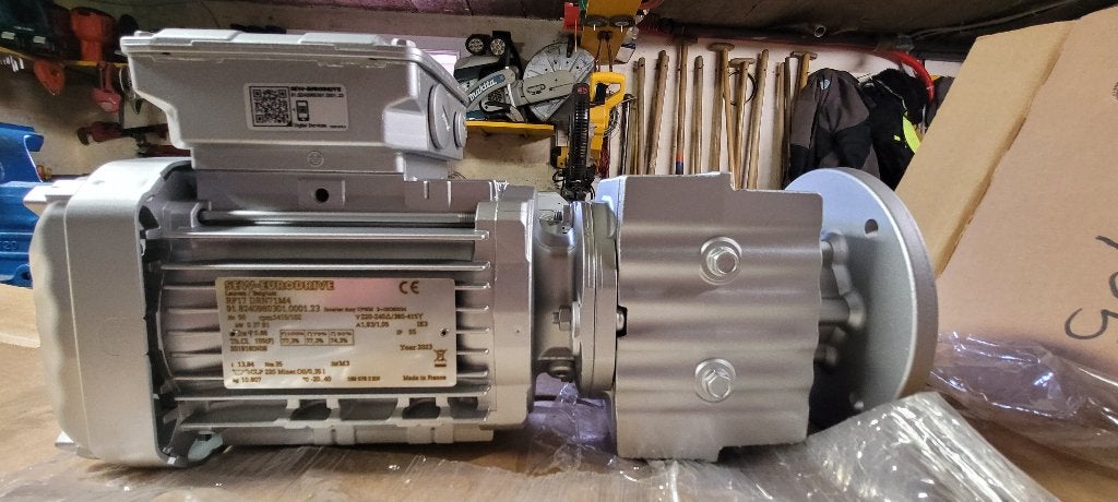 Motor SEW-EURODRIVE RF17 DRN71M4 (nieuwprijs 1174€, Enlèvement, Neuf, Moteur électrique