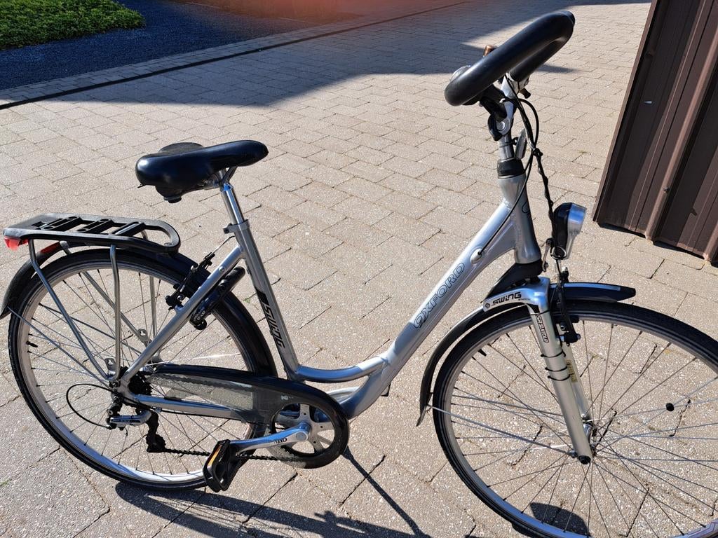 Dames fiets 3 jaar oud,altijd binnen  gestaan  nog zeer mooi, Ophalen