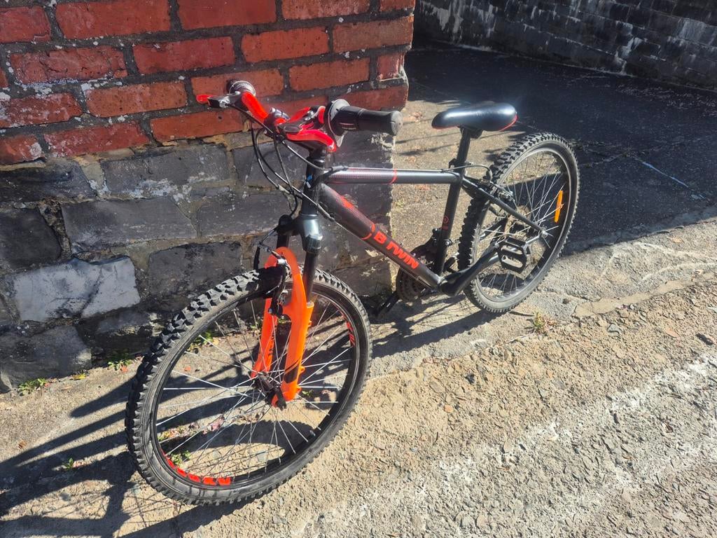 VTT rockrider 500 - 24 pouces, Fietsen en Brommers, Ophalen, Gebruikt, Vering, Velgrem