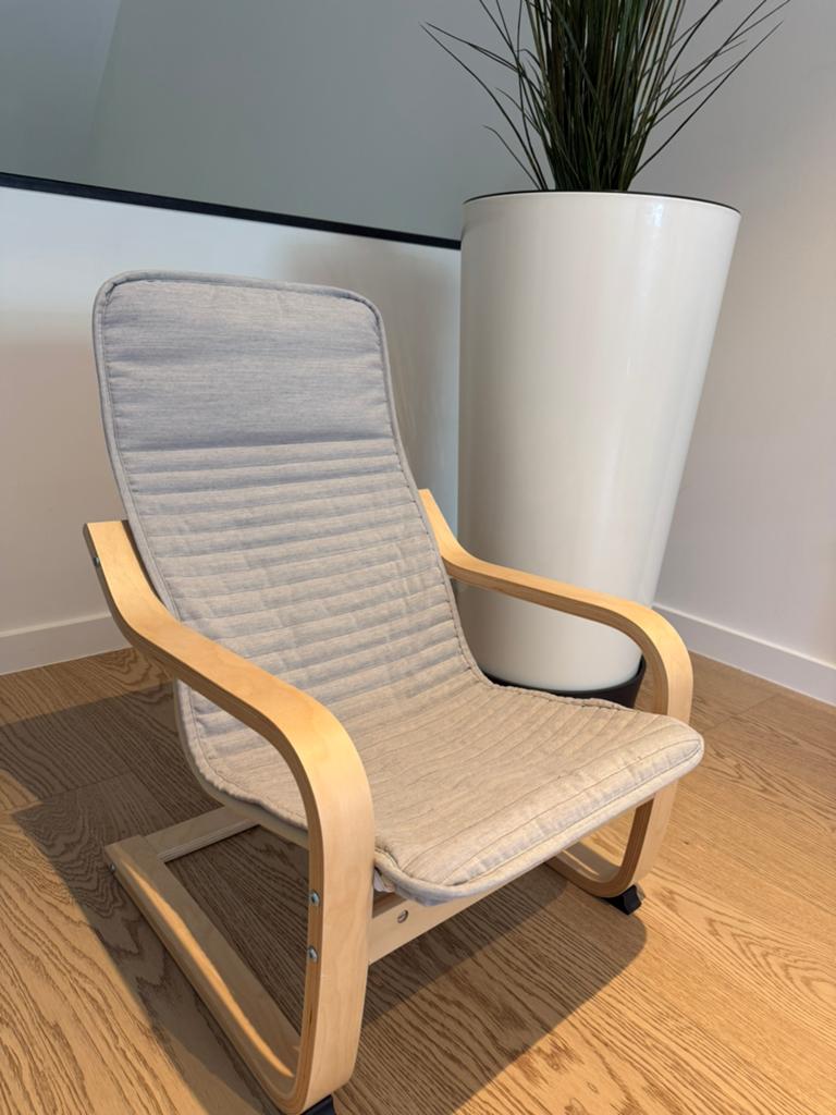 Ikea Kinderstoel / fauteuil, POÄNG - lichtbeige, Ophalen, Zo goed als nieuw