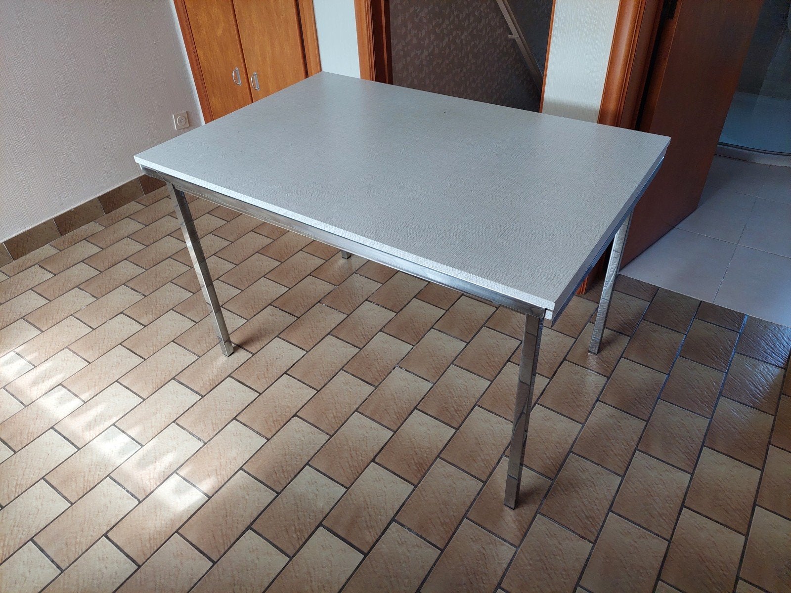 Tafel met uitschuifbare einddelen, Gebruikt, 50 tot 100 cm, 150 tot 200 cm, Vier personen