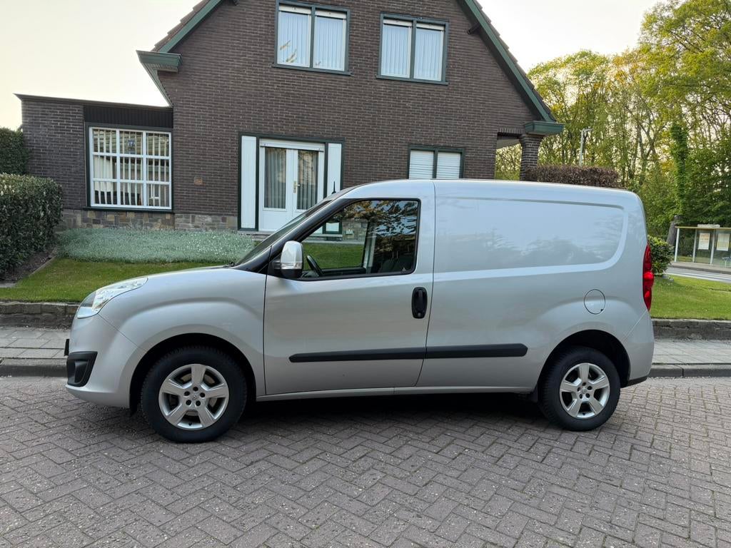 Opel Combo 1.3 diesel lichte vracht Euro6b Airco trekhaak, Auto's, Bestelwagens en Lichte vracht, Bedrijf, Te koop, ABS, Airbags