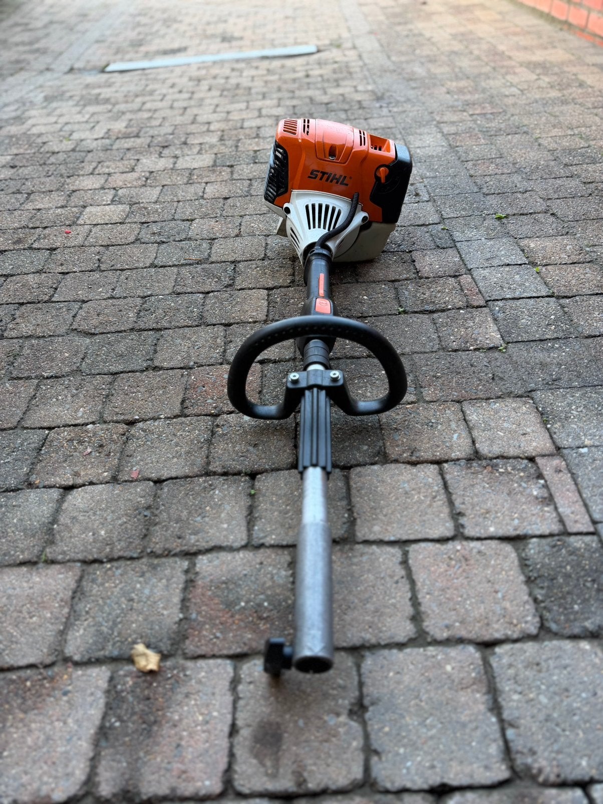 Stihl km 131R, Jardin & Terrasse, Enlèvement, Utilisé, Essence