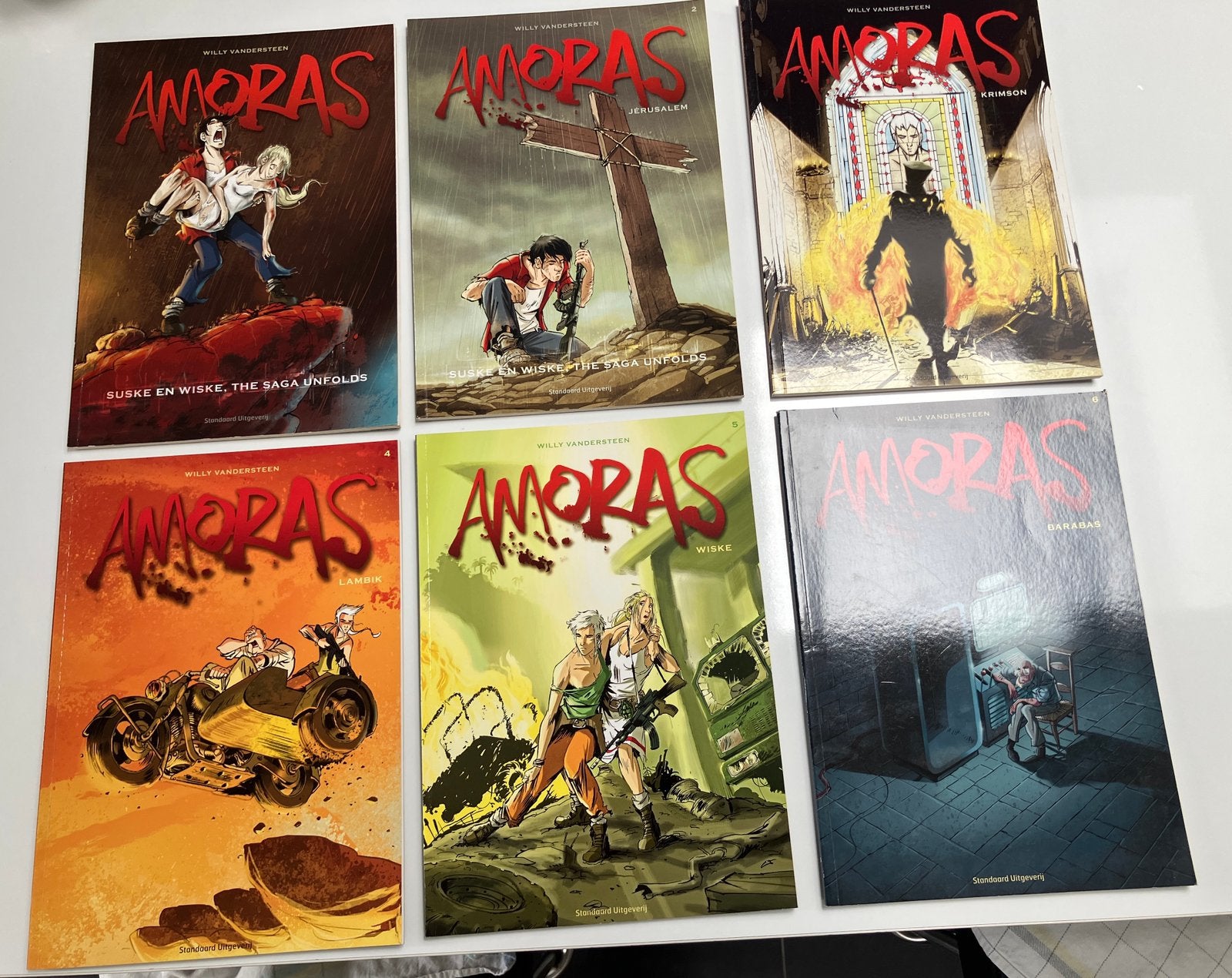 AMORAS, Boeken, Ophalen of Verzenden, Zo goed als nieuw