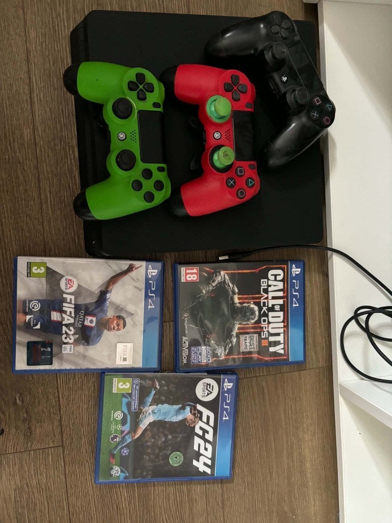 PS4 Slim met spellen en controllers, Ophalen, Met 3 controllers of meer, Slim, 500 GB