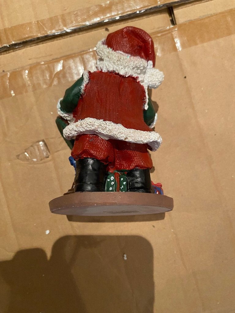 Kleine kerstman met kindje in eetstoel, Diversen, Verzenden, Nieuw