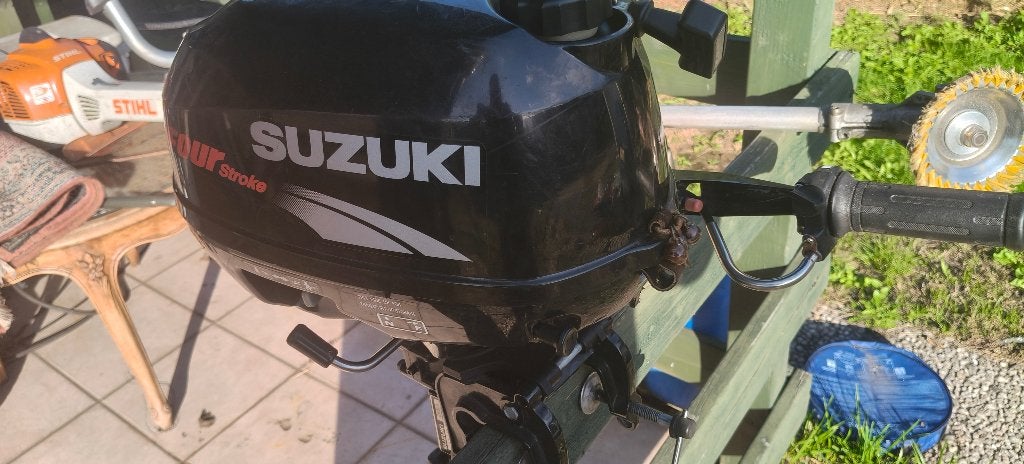 Suzuki 2.5 pk, Enlèvement, Suzuki
