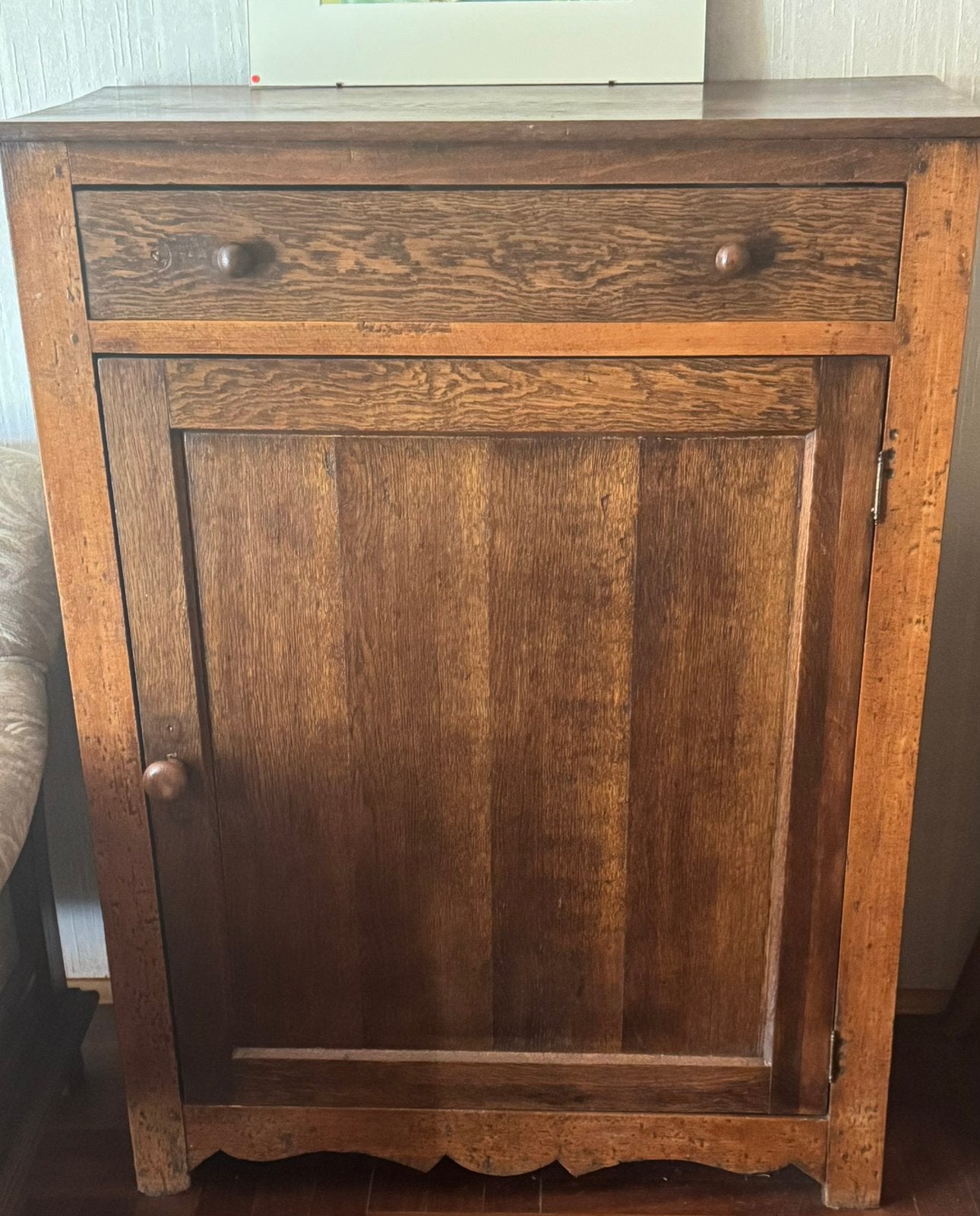Landelijke houten kast/ halkast met lade, Ophalen