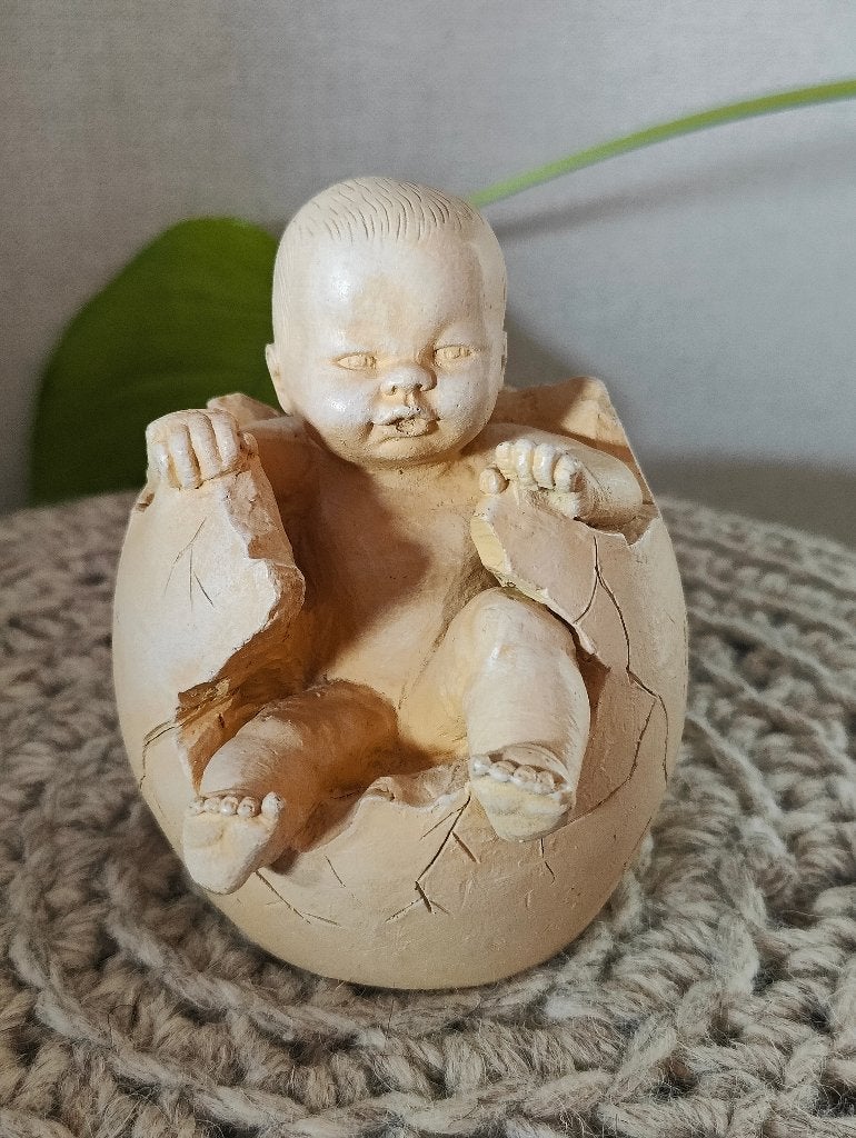 Prachtig beeldje baby in ei, Enlèvement ou Envoi, Statue