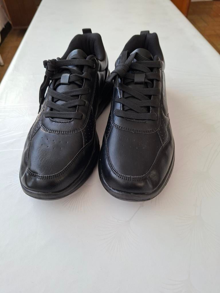 Zeer mooie, supercomfortabele zwarte sneakers. Nieuwe RDV BX, Ophalen of Verzenden, Zwart, Sneakers