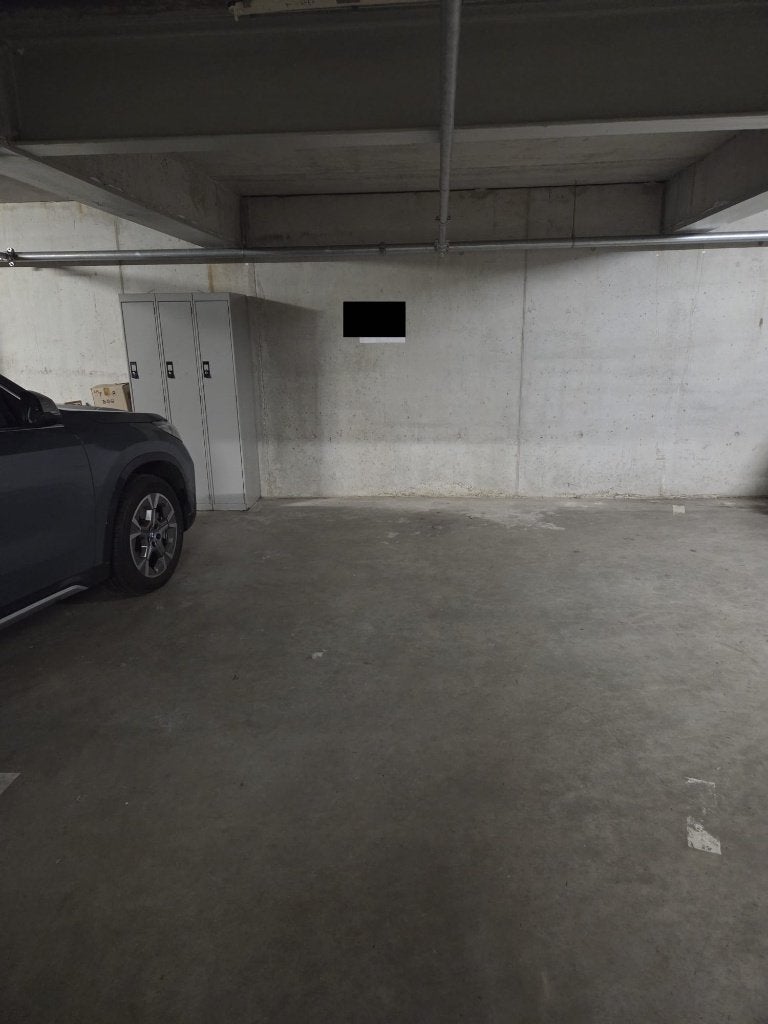 2 ondergrondse autostaanplaatsen te huur – Berchem, Autos : Divers, Garages