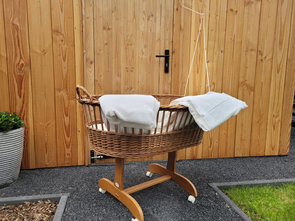 Babywieg in riet met bekleding, Enlèvement