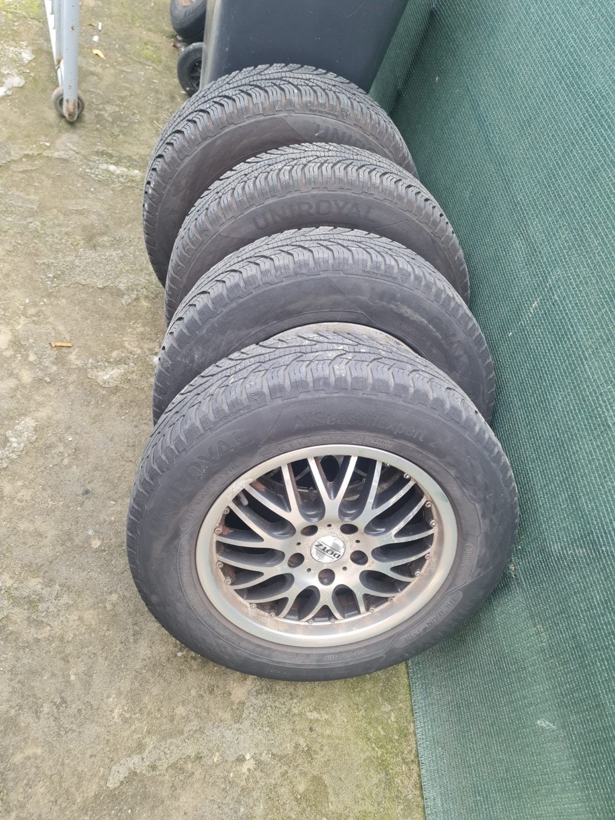 Banden te koop, 80 euro, 0473712196, zo snel mogenlijk weg!!, Auto-onderdelen, Ophalen