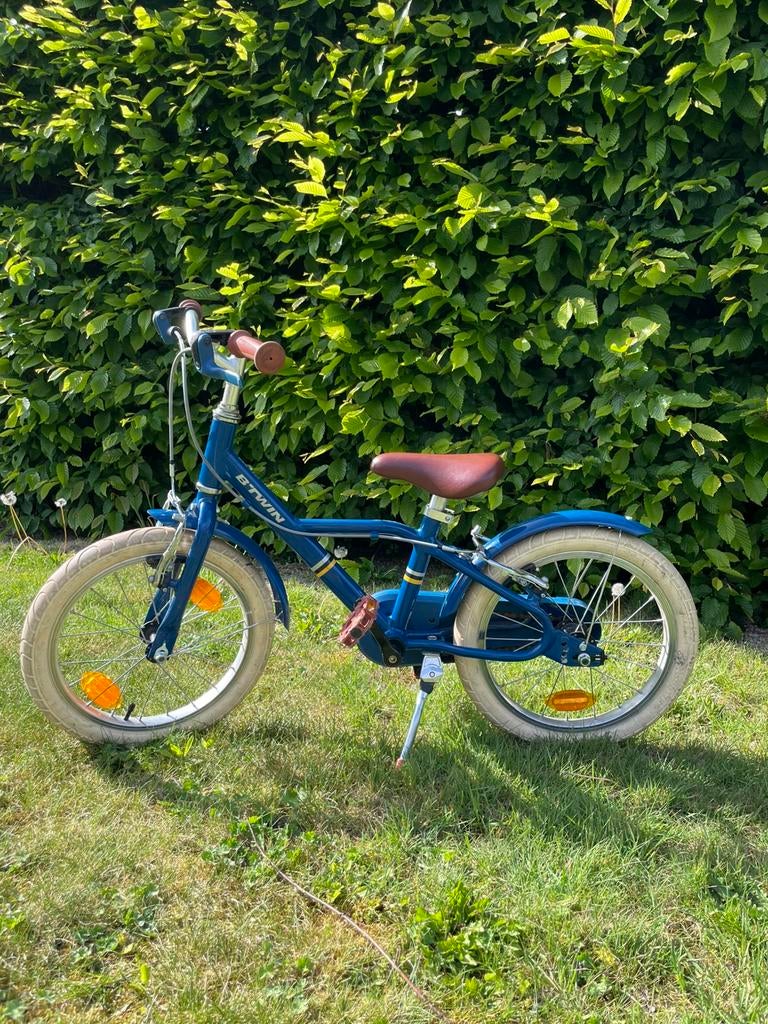 City 900 16inch kinderfiets (met zijwieltjes), Fietsen en Brommers, Ophalen, Zo goed als nieuw, Zijwieltjes