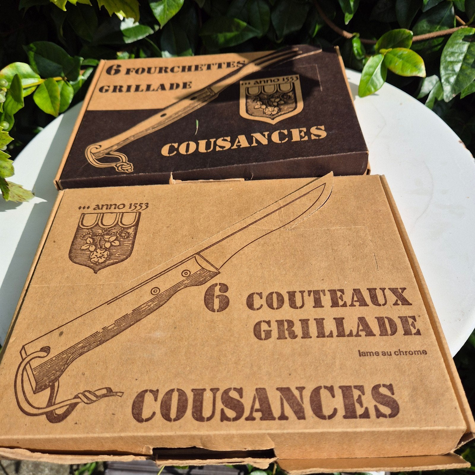 Cousances, 6 fourchettes à griller et 6 couteaux à griller, Antiquités & Art, Enlèvement ou Envoi
