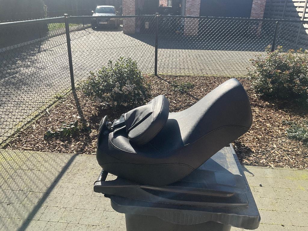Harley Davidson sportster zadel met rugsteun, Motoren, Ophalen, Nieuw