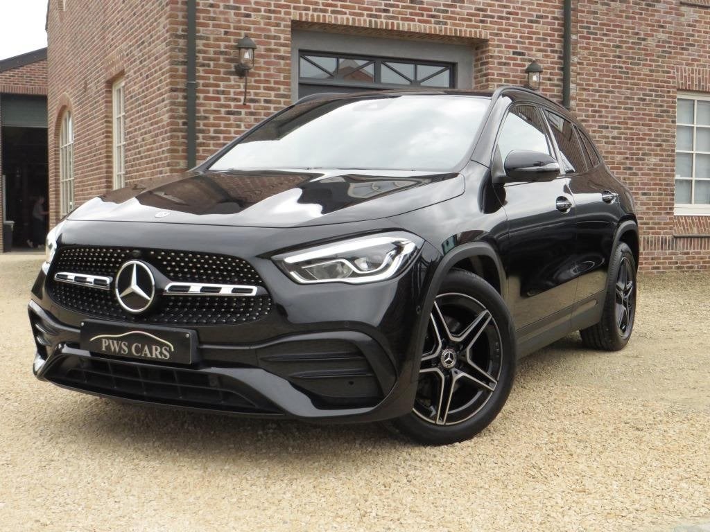 Mercedes-Benz GLA 180 -AMG - ALS NIEUW - FULL OPTION, Auto's, Mercedes-Benz, 4 cilinders, Leder, Bedrijf, 5 zetels