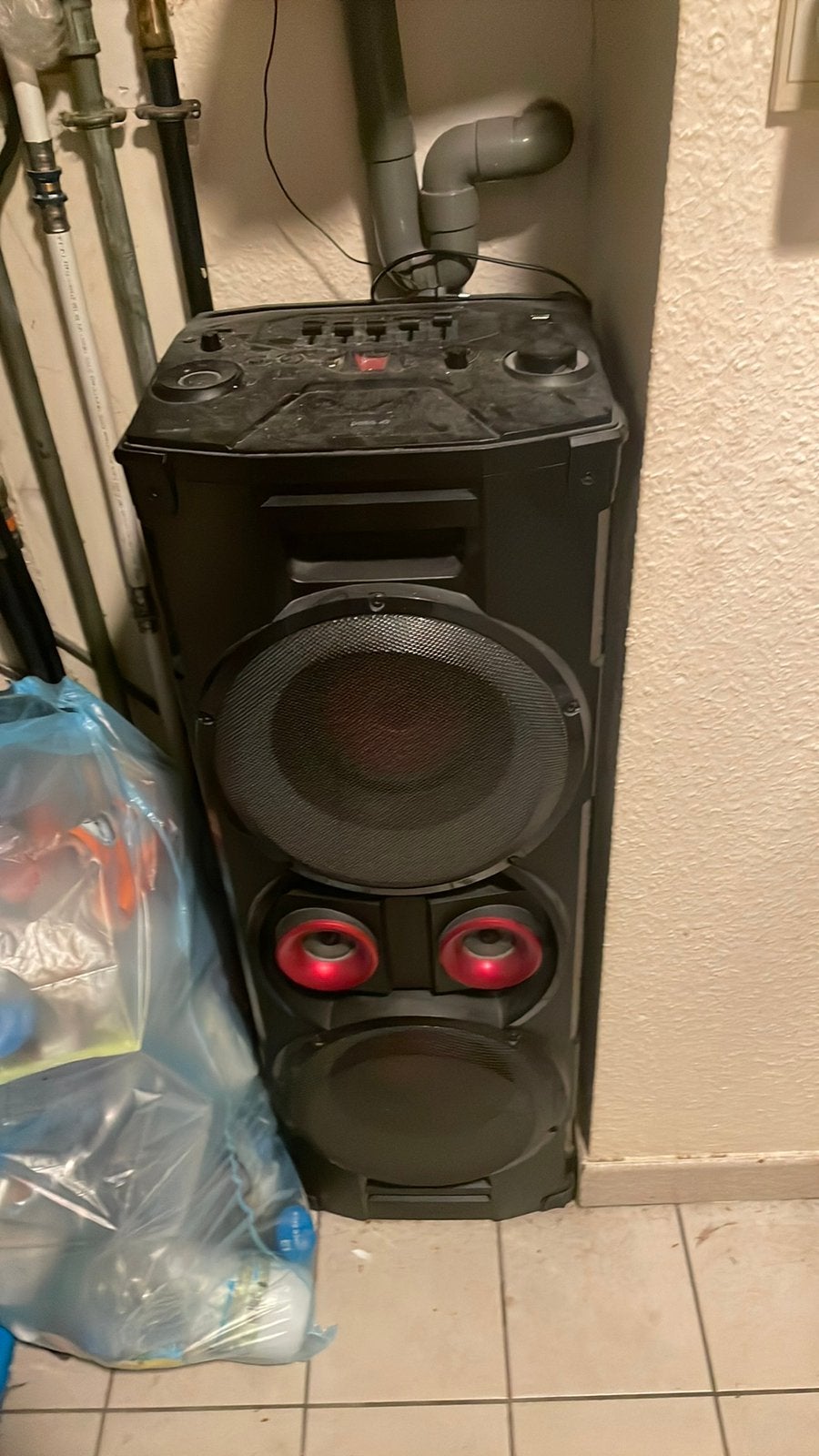 Enceinte POSS XO BLUETOOTH, Enlèvement, Utilisé