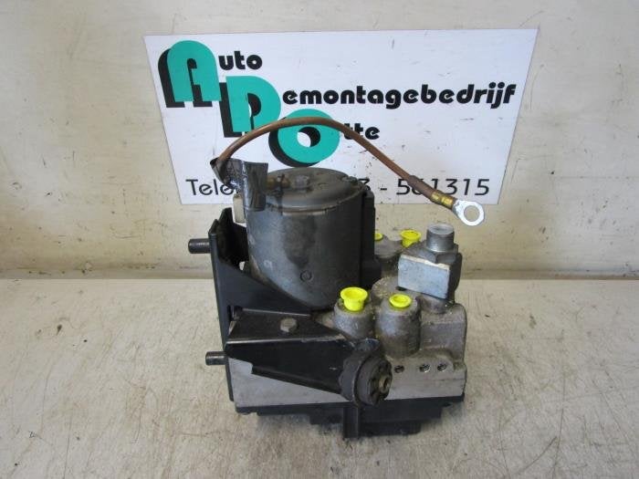 ABS Computer van een BMW 5-Serie (5-Serie 88-), Gebruikt, -, -, Ophalen of Verzenden