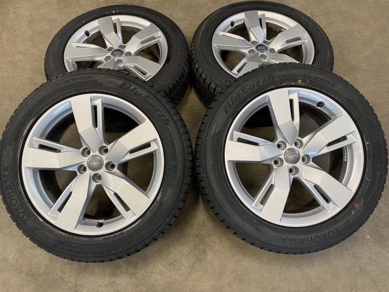 19 inch originele velgen + winterbanden Audi Q5 80A601025D, Auto-onderdelen, 19 inch, Gebruikt, -, -