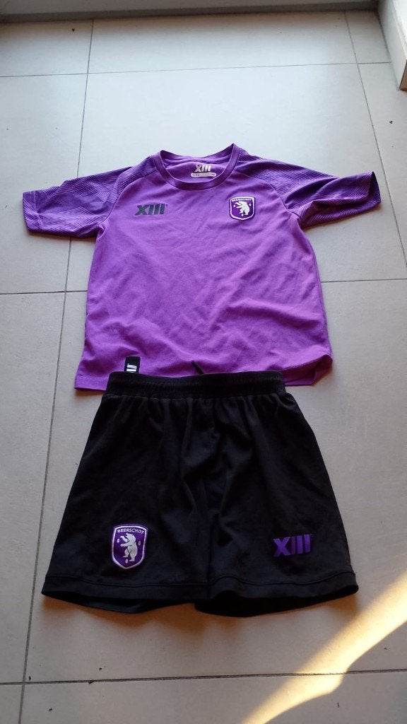 voetbaltenue Beerschot XIII maat 140, Sport en Fitness, Voetbal, Ophalen of Verzenden