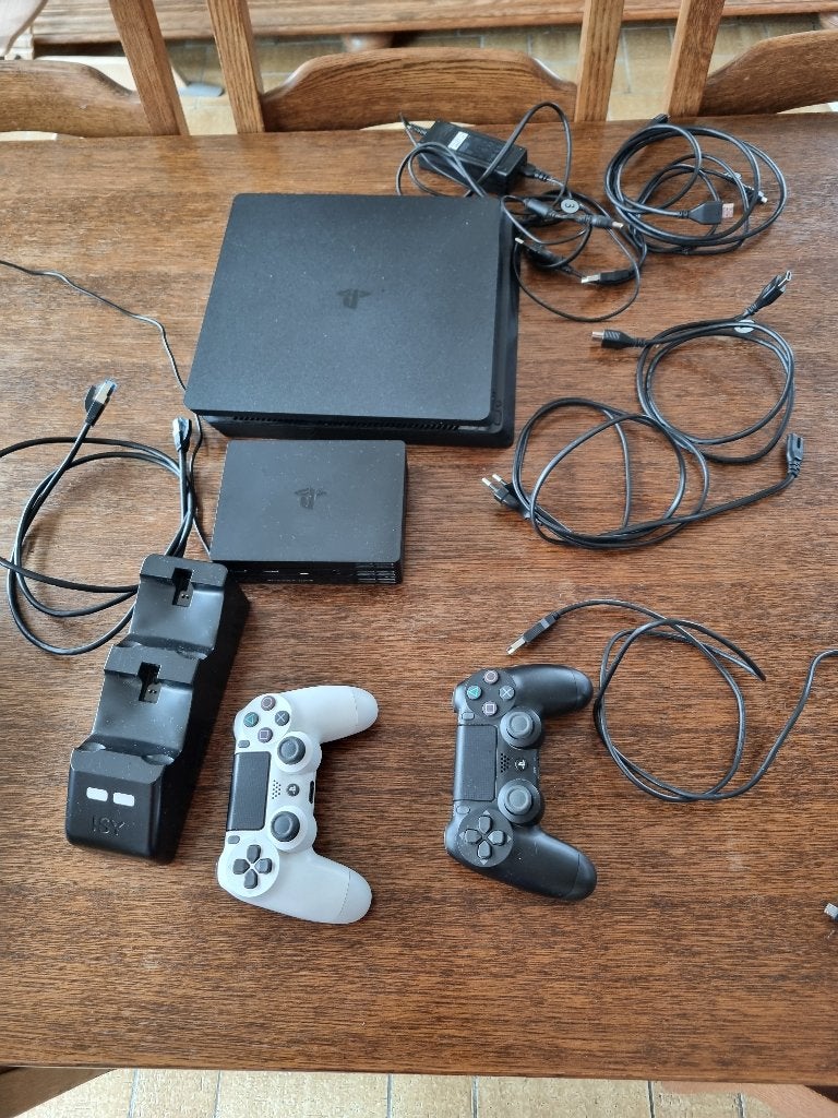 Playstation 4, Games en Spelcomputers, Spelcomputers | Sony PlayStation 4, Ophalen, Met 2 controllers, Slim, 500 GB