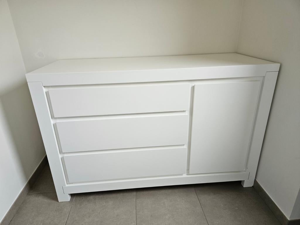 Stevige commode, Maison & Meubles, Armoires | Commodes, Enlèvement