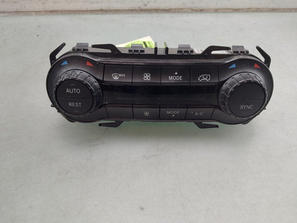 BEDIENINGSPANEEL VERWARMING Mercedes-Benz Vito (447.6), Auto-onderdelen, Dashboard en Schakelaars, Gebruikt, Mercedes-Benz, Dialog.mb@mercedes-benz.com