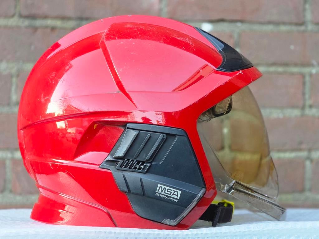 Brandweerhelm brandweer MSA F1xF M Saudi-Arabië, Verzamelen, Ophalen of Verzenden
