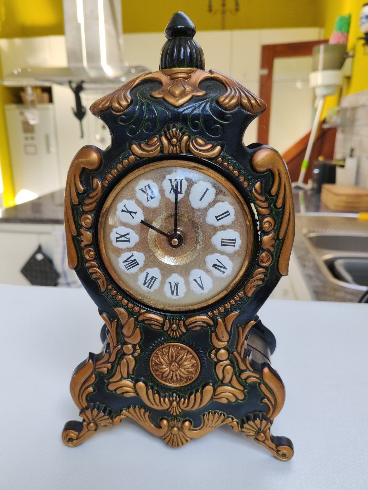 Horloge décorative à piles, Enlèvement