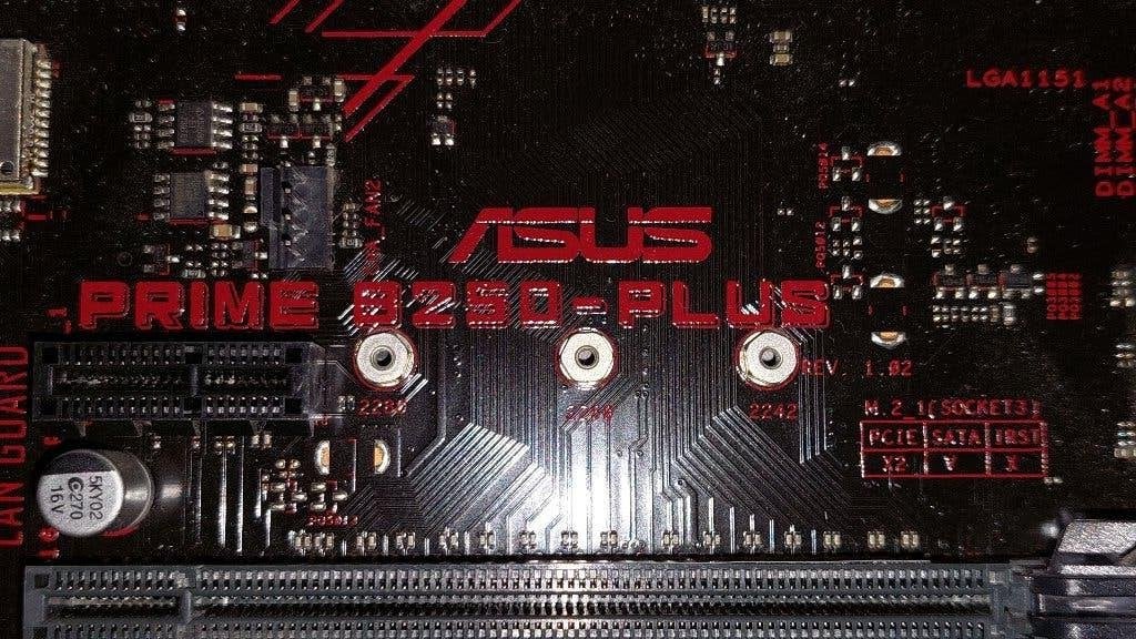 Asus B250 PLUS + I3 7100, Computers en Software, Moederborden, Gebruikt, LGA 1151, DDR4, Ophalen of Verzenden