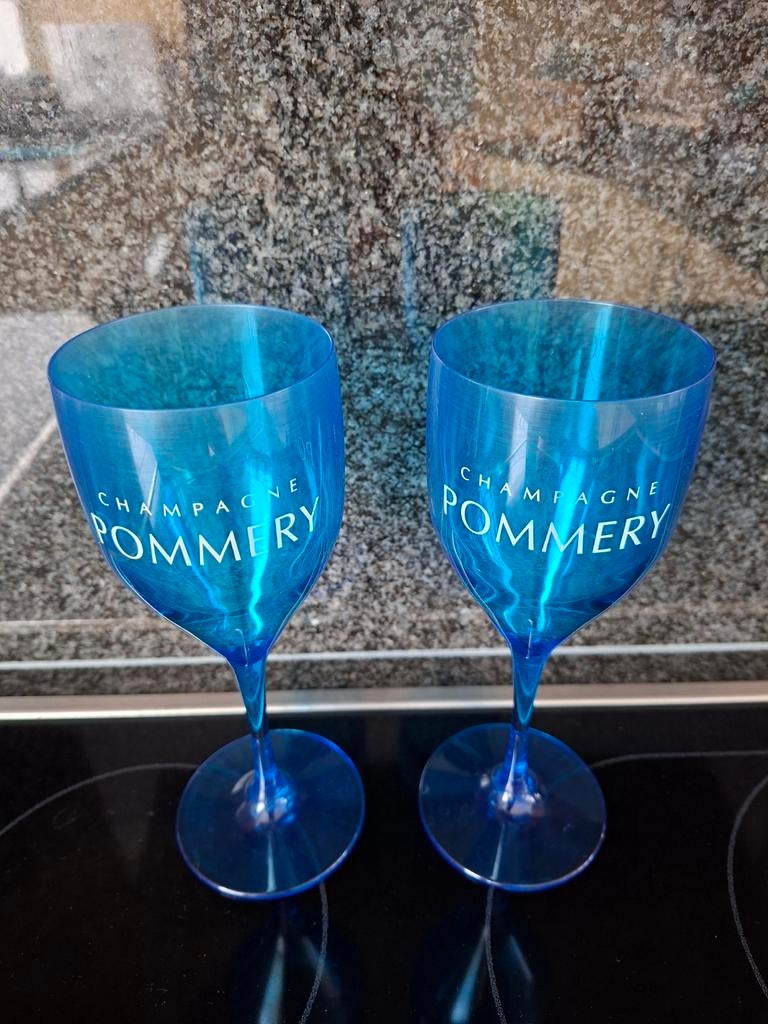 Champagne Pommery glazen, Ophalen