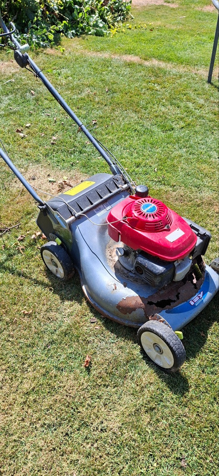 Honda grasmachine voor onderdelen motor werkt nog, Tuin en Terras, Grasmaaiers, Ophalen