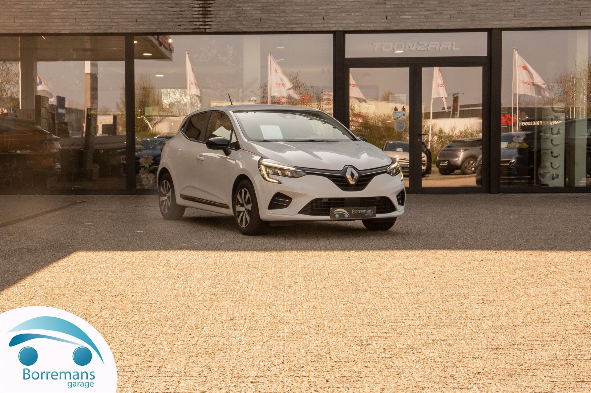 Renault Clio EVOLUTION Carplay/Navi/Parkeersensoren/...., Autos, Renault, Entreprise, Clio, ABS, Phares directionnels, Airbags