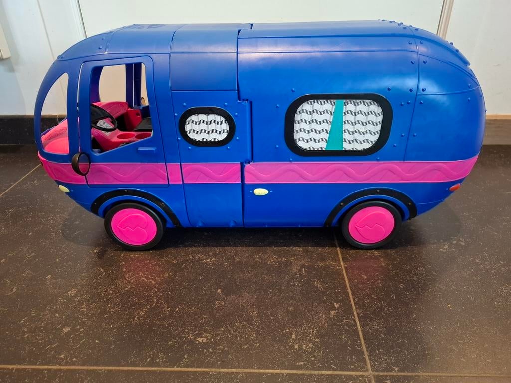 LOL bus camper, Enfants & Bébés, Jouets | Véhicules en jouets, Enlèvement