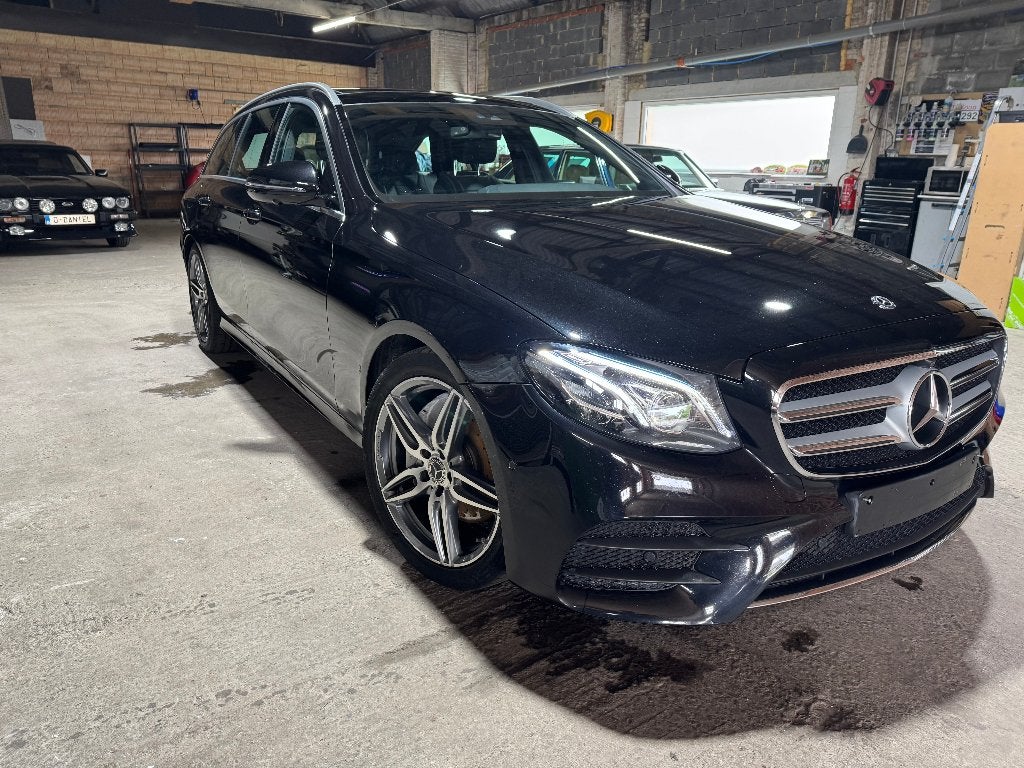 Mercedes E200 126 000 km, Cuir, Achat, Entreprise, Carnet d'entretien