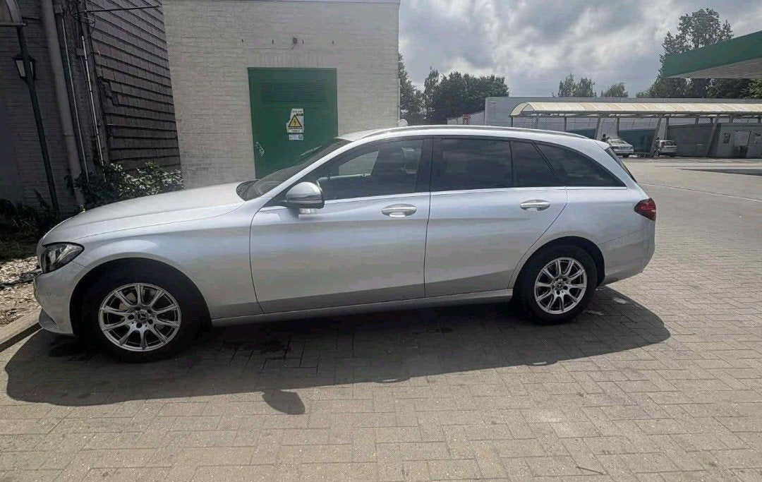 Mercedes-Benz C 180 D, Argent ou Gris, Euro 6, Boîte manuelle, Noir