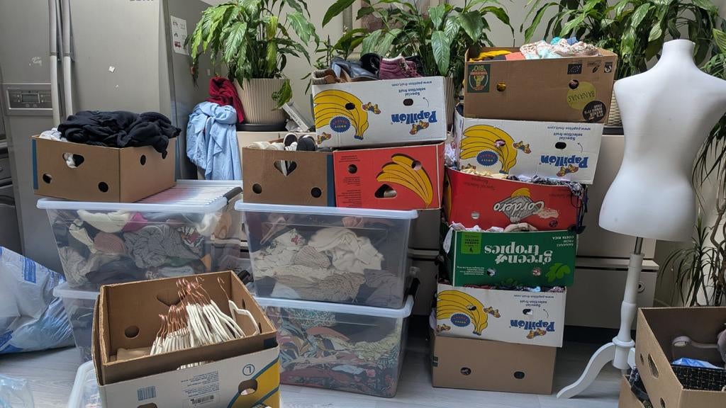 Vide dressing lot vêtement femme en tout genre, Ophalen, Zo goed als nieuw