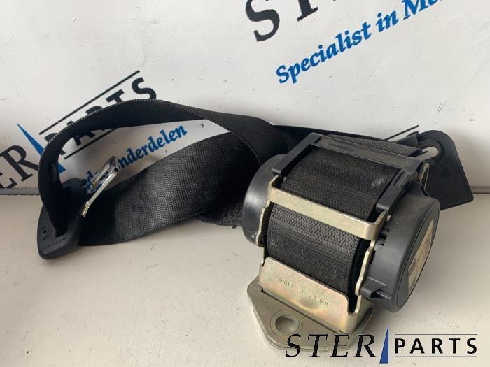 Ceinture de sécurité arrière centre d'un Mercedes E-Klass, 3 mois de garantie, Utilisé, -, -