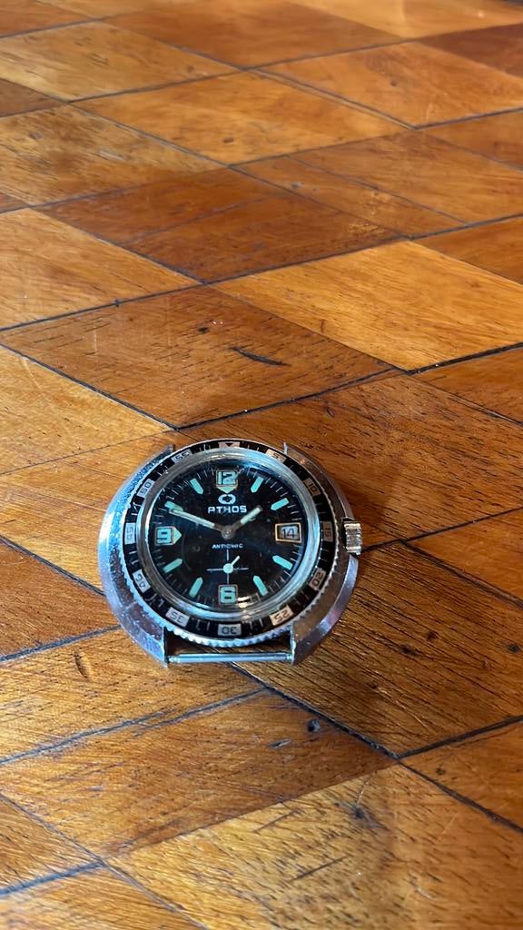 Montre athos antichoc plongée, Enlèvement ou Envoi, Comme neuf