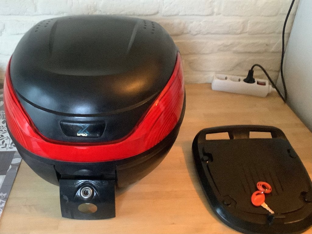 Topkoffer en helm ( maat L 60-62), Motoren, Ophalen, Zo goed als nieuw