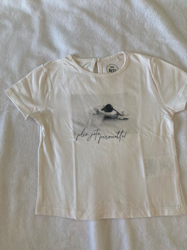 Wit t-shirt danseres - maat 104, Ophalen of Verzenden, Zo goed als nieuw, Meisje, Shirt of Longsleeve