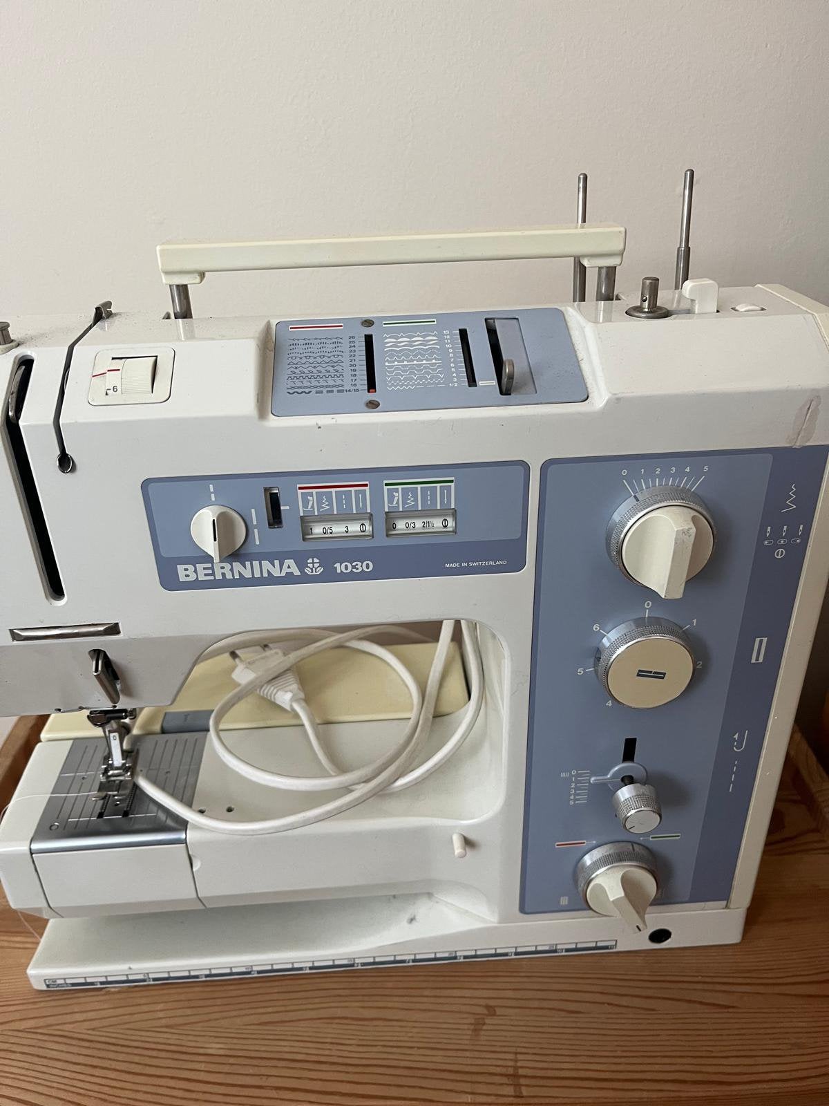 Machine à coudre mécanique Bernina  ., Enlèvement, Comme neuf, Machine à coudre, Bernina