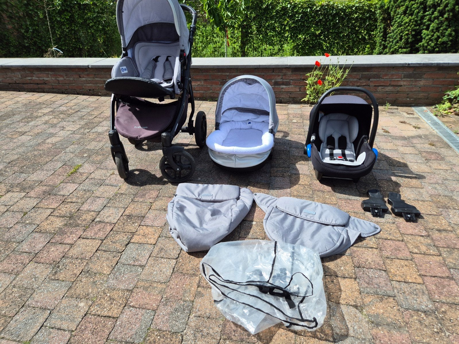 Pousette Trio B- Strolly Bojungle Argenté Lune 3 en 1, Enlèvement, Utilisé, Poussette combi, Autres marques