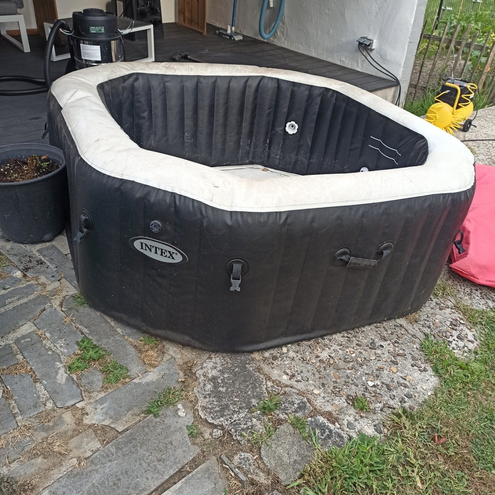 Intex pure Spa opblaasbare jacuzzi 4 personen, Jet + bubbels, Tuin en Terras, Bubbelbaden en Hottubs, Ophalen, Gebruikt, Afdekzeil