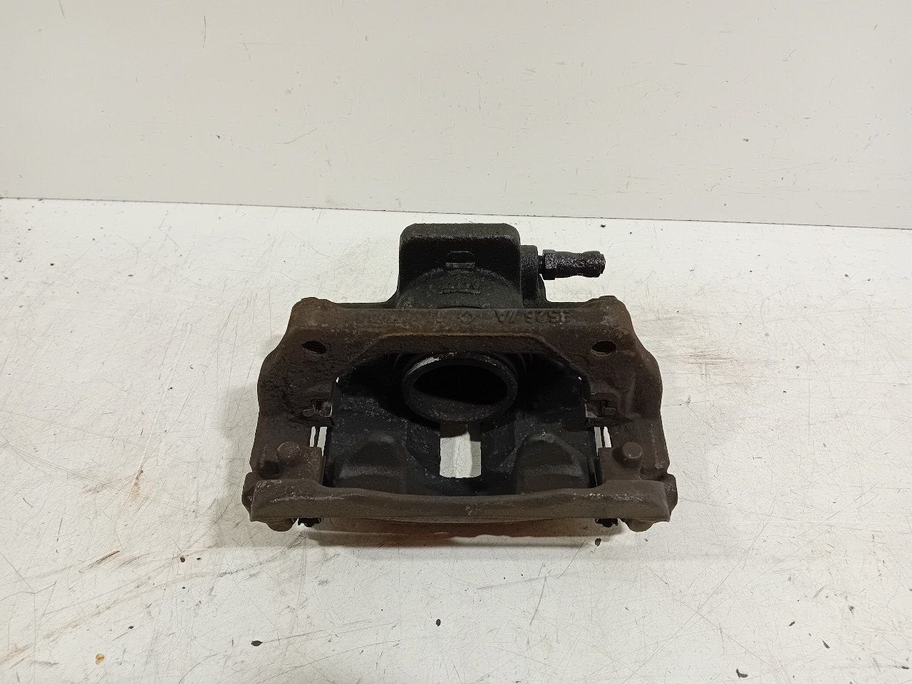 Remklauw rechts voor Mini Mini, Onderdelen@venauto.nl, Van der Ven Autorecycling B.V., Gebruikt, Ettenseweg 76, 4706 PB Roosendaal, The Netherlands