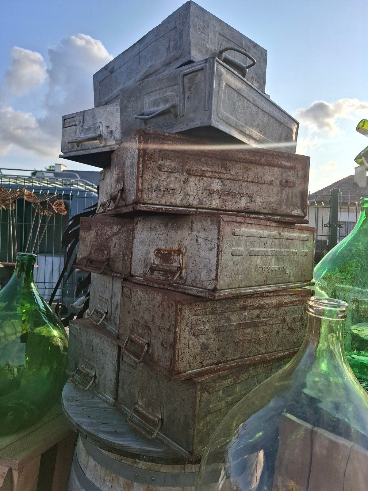 plateaux/baignoires/seaux en métal, etc., datant de l'époque, Enlèvement
